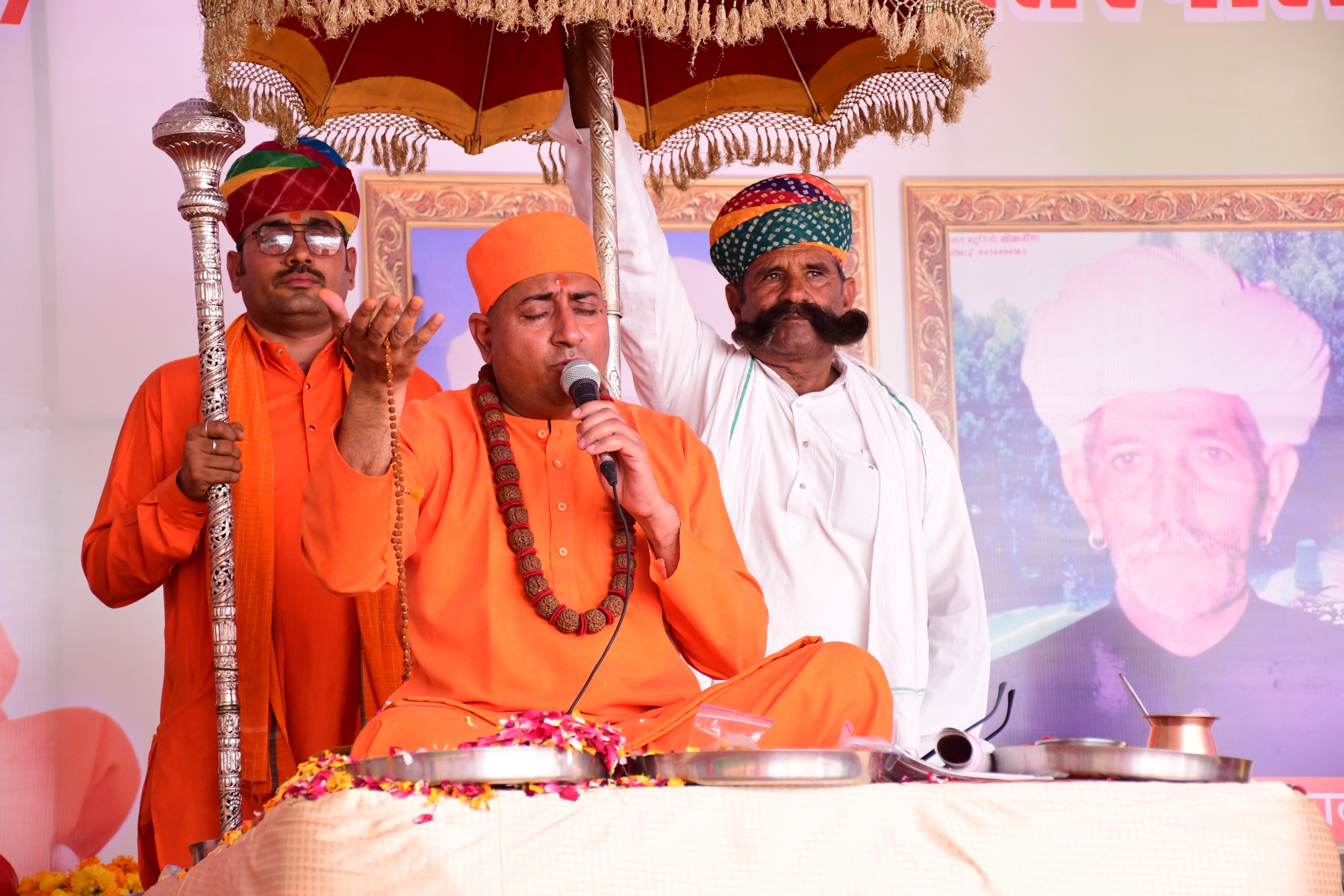 Shri Shri 1008 Mahamandaleshwar Swami Kushal Giri Maharaj